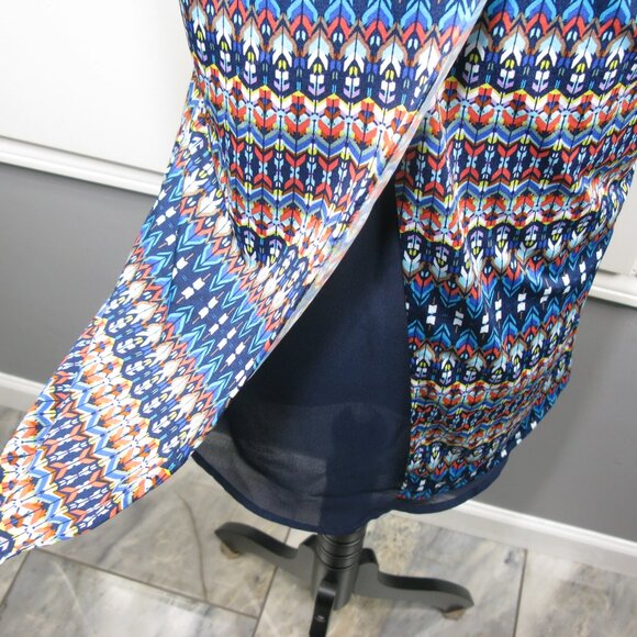 Roz & Ali Patterned Sleeveless Split Back Tank Blouse Size Medium - Picture 5 of 7